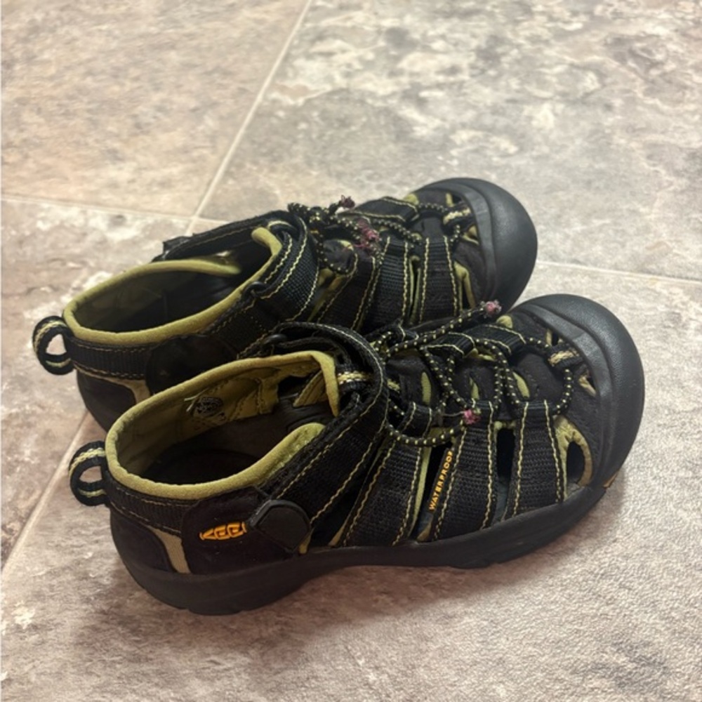 Youth size 1 Keen sandals